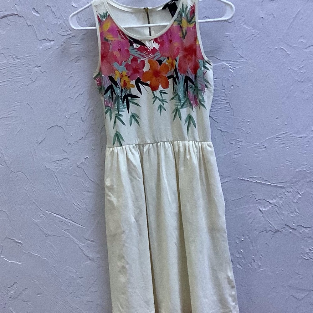 Small sleeveless dress